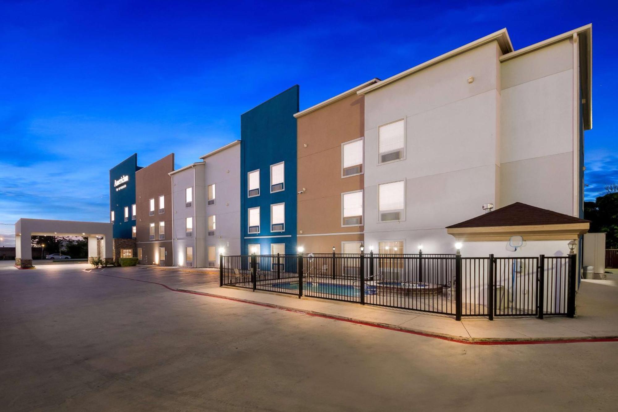 Americinn By Wyndham ニューブラウンフェルズ エクステリア 写真